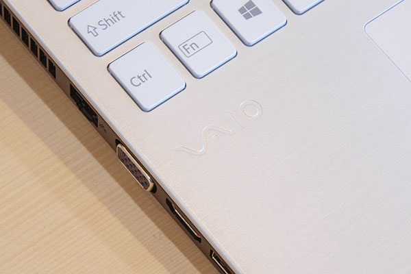 VAIO S15,ホワイト,4K HDR,Dolby Aomos,Adobe RGB 100%